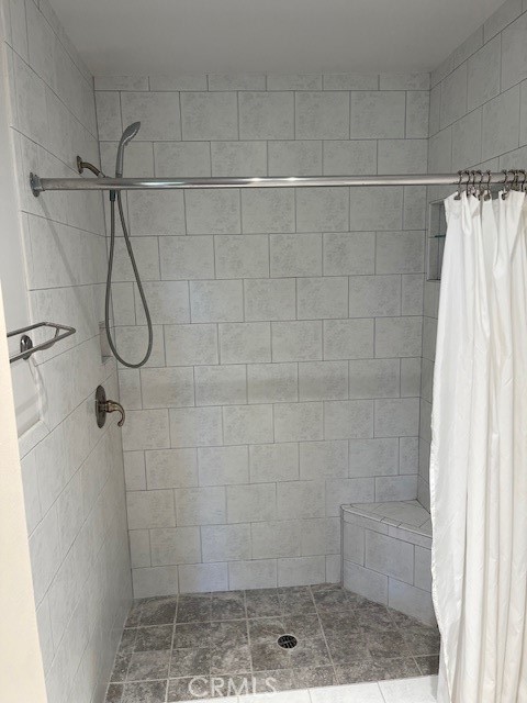 7727 Via Capri, Burbank CA: https://media.crmls.org/medias/dc231335-5cc9-4227-8d18-f42ea8429fa7.jpg