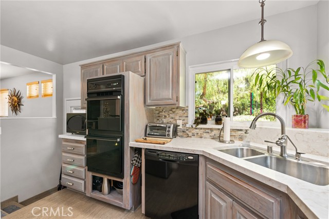 5893 Oak Knolls Road, Simi Valley CA: https://media.crmls.org/medias/dc240dc6-5194-4ba2-80f2-5c2670319c73.jpg