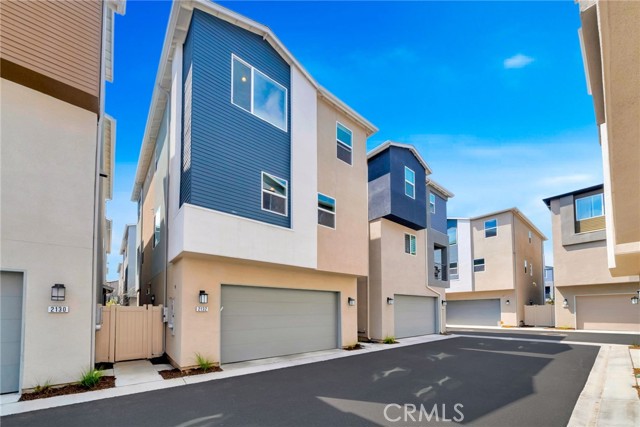 Detail Gallery Image 39 of 43 For 2132 Lacy Crossing Dr, Santa Ana,  CA 92701 - 4 Beds | 3/1 Baths