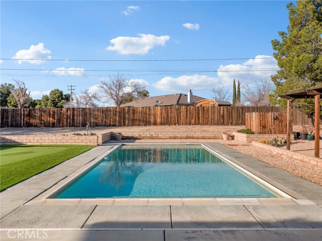 Detail Gallery Image 51 of 62 For 19544 Oneida, Apple Valley,  CA 92307 - 4 Beds | 3 Baths