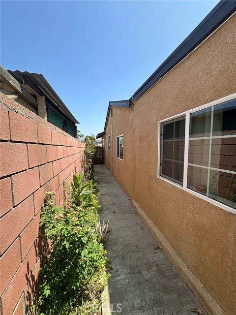 829 Foxworth Avenue, La Puente CA: https://media.crmls.org/medias/dc248d90-ffa9-4fda-ae6b-244b96f9631d.jpg