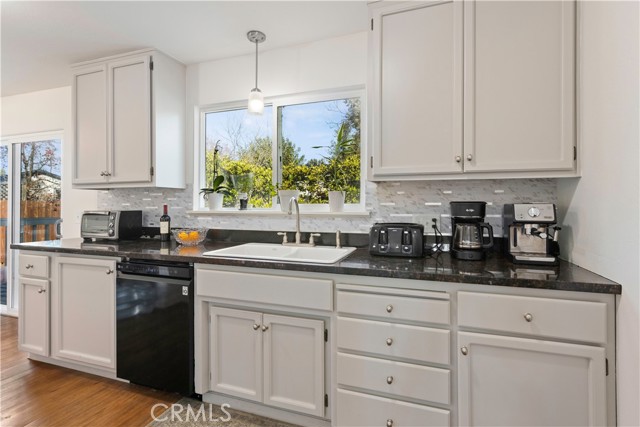 Detail Gallery Image 15 of 32 For 19894 Mountain Meadows South, Hidden Valley Lake,  CA 95467 - 2 Beds | 2 Baths