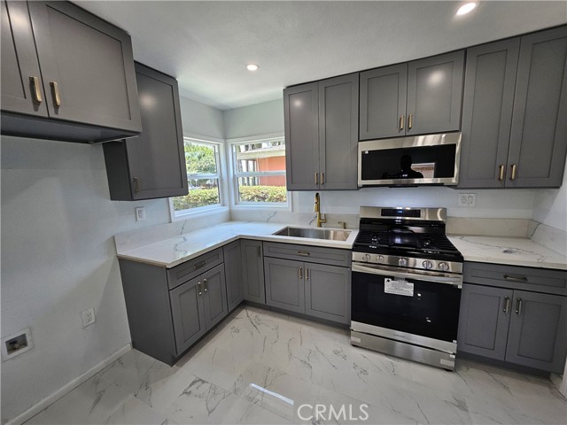 4618 E Linsley Street, Compton CA: https://media.crmls.org/medias/dc2559ad-ff60-41c5-8069-1560d27a213c.jpg
