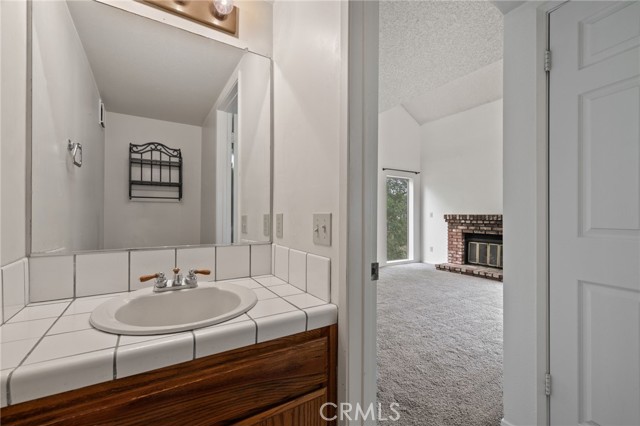 Detail Gallery Image 11 of 63 For 18520 Glenview Ct, Tehachapi,  CA 93561 - 3 Beds | 3/1 Baths