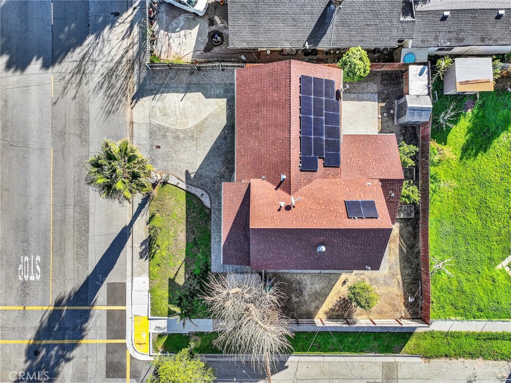 https://media.crmls.org/medias/dc25bff2-d901-42c8-a120-93bb02f68533.jpg?preset=X-Large