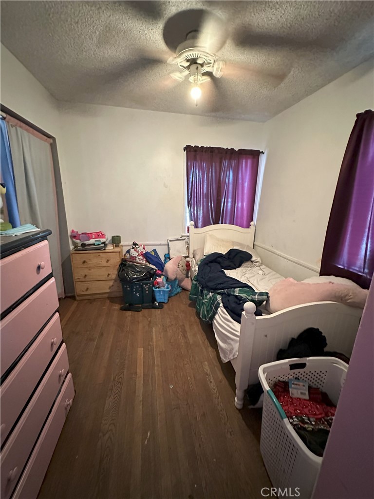 https://media.crmls.org/medias/dc25df4a-a208-4229-a067-e20c721857f4.jpg?preset=X-Large