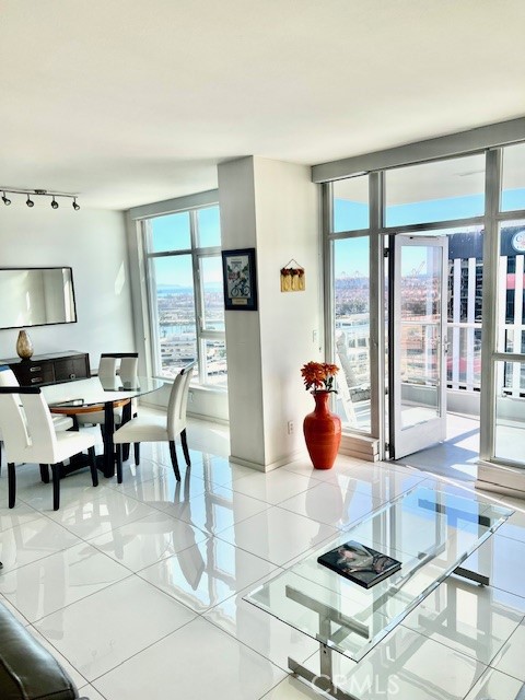 Detail Gallery Image 11 of 47 For 400 W Ocean Bld #2004,  Long Beach,  CA 90802 - 2 Beds | 2 Baths