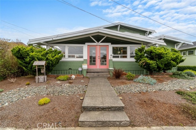 Detail Gallery Image 1 of 47 For 2617 I St, Eureka,  CA 95501 - 5 Beds | 2 Baths