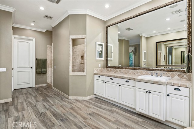 Image 43 of 75 For 2653 Vista Del Sol