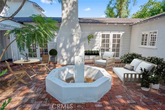 Detail Gallery Image 11 of 25 For 4800 Brewster Dr, Tarzana,  CA 91356 - 4 Beds | 4 Baths