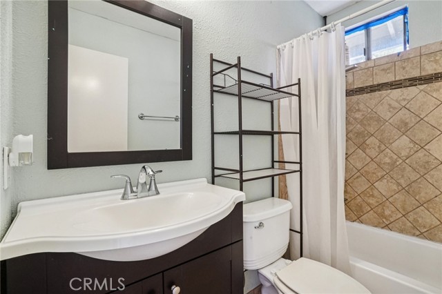 Detail Gallery Image 15 of 21 For 808 Daybreak Ct, San Jacinto,  CA 92582 - 4 Beds | 3 Baths