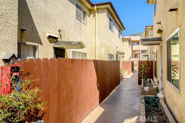 Detail Gallery Image 21 of 24 For 251 W Dryden St #16,  Glendale,  CA 91202 - 2 Beds | 1/1 Baths