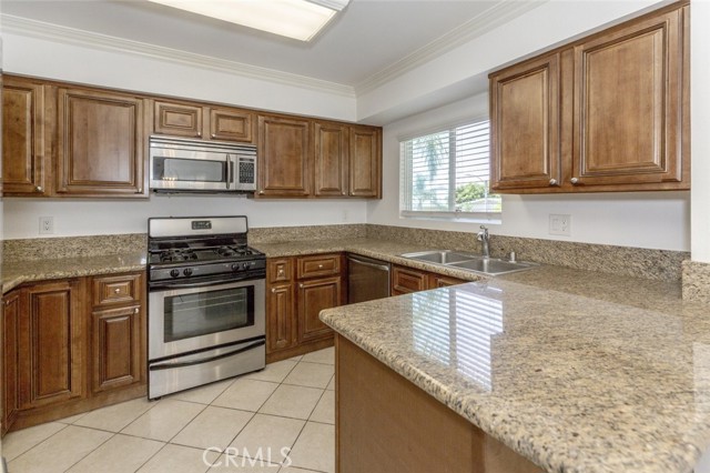 550 E Santa Anita Avenue, Burbank CA: https://media.crmls.org/medias/dc292c29-9e54-45a6-a5da-2769eab9e5b8.jpg