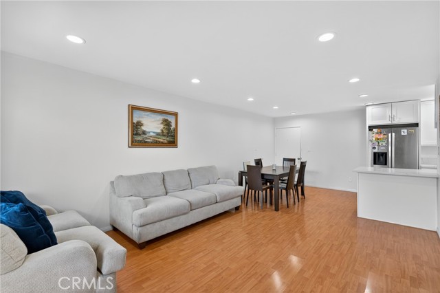 Front Image Thumbnail for CRSR26063223