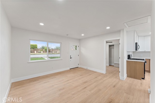 Detail Gallery Image 7 of 36 For 920 W Hollyvale St, Azusa,  CA 91702 - 2 Beds | 2 Baths