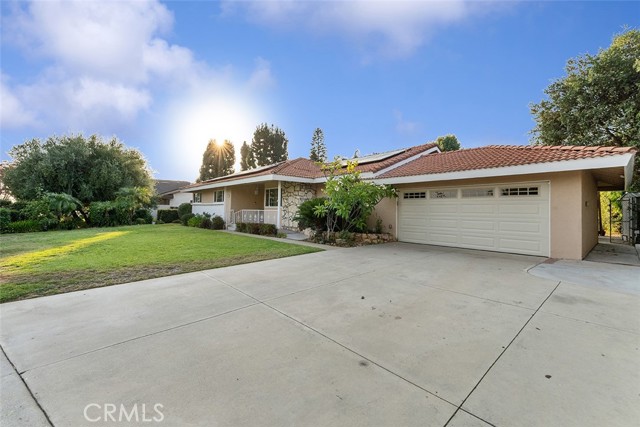 1073 E Knollcrest Drive, Covina CA: https://media.crmls.org/medias/dc2a34df-1956-4193-8ad2-d2df49d74cdb.jpg