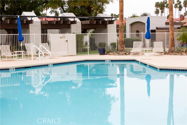 Detail Gallery Image 35 of 43 For 2542 Miramonte #B,  Palm Springs,  CA 92264 - 2 Beds | 2 Baths