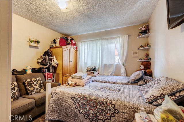 1222 N Placentia Avenue, Anaheim CA: https://media.crmls.org/medias/dc2ada27-fd32-43e5-b4e1-b80a31744787.jpg
