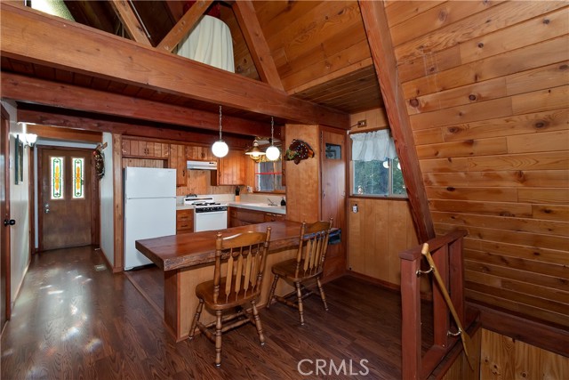 Detail Gallery Image 4 of 34 For 31470 Cedarwood Dr, Running Springs,  CA 92382 - 2 Beds | 1 Baths