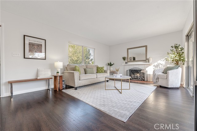 Detail Gallery Image 6 of 21 For 2750 Fanwood Ave, Long Beach,  CA 90815 - 3 Beds | 3 Baths