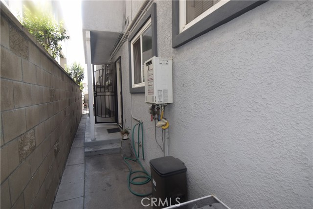 Detail Gallery Image 7 of 10 For 317 Providencia Ave #C,  Burbank,  CA 91504 - 2 Beds | 1 Baths