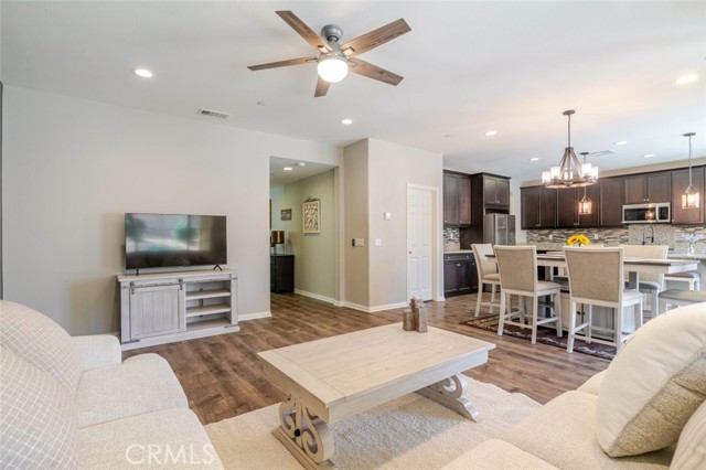 Detail Gallery Image 8 of 43 For 37436 Umbrella, Palmdale,  CA 93551 - 4 Beds | 3 Baths