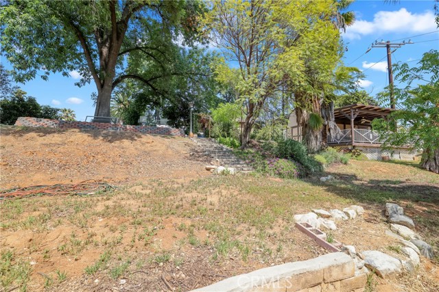 120 Franklin Avenue, Redlands CA: https://media.crmls.org/medias/dc2db153-f7c4-4647-b882-6ce4edda6248.jpg