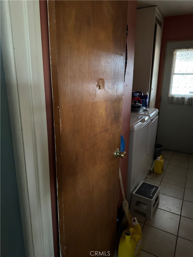 https://media.crmls.org/medias/dc2dffbe-75ab-4423-bbfb-7793cfa2d50b.jpg?preset=X-Large