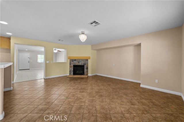 Detail Gallery Image 11 of 37 For 45541 Robinson Dr, Lancaster,  CA 93535 - 4 Beds | 2 Baths