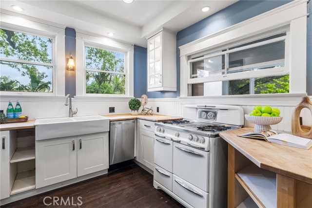 Detail Gallery Image 12 of 41 For 952 E Palmyra Ave, Orange,  CA 92866 - 3 Beds | 2 Baths
