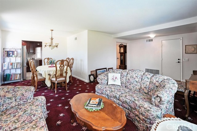 Detail Gallery Image 4 of 32 For 11325 Baird Ave, Porter Ranch,  CA 91326 - 3 Beds | 2 Baths