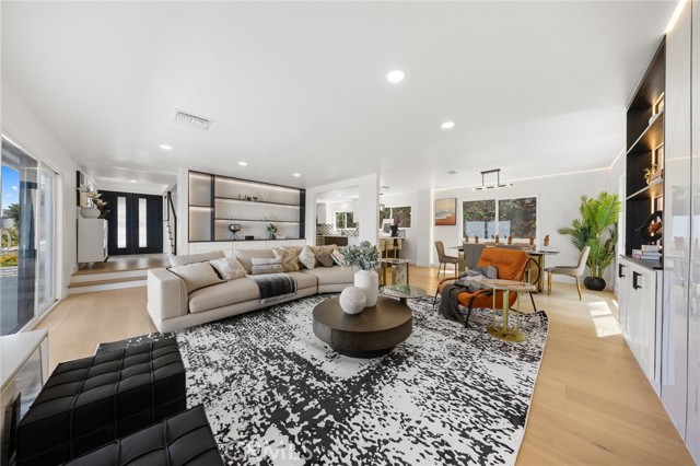 12284 Circula Panorama, Santa Ana CA: https://media.crmls.org/medias/dc31253b-896f-424b-b52a-5742fa734839.jpg