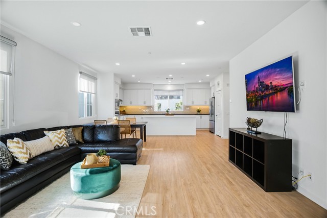 Photo #19: OC23192830 Listing 