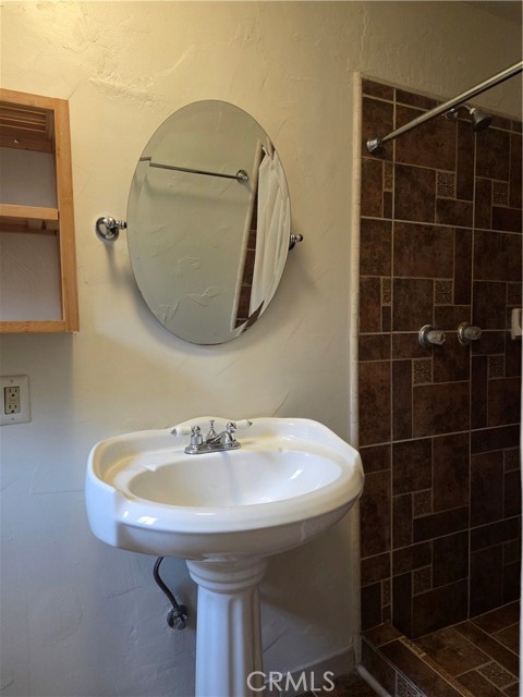 Detail Gallery Image 9 of 15 For 3717 Briscoe St, Riverside,  CA 92506 - 3 Beds | 2 Baths