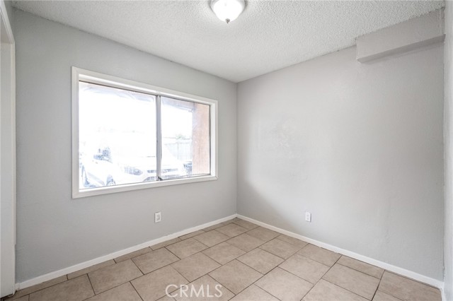 Detail Gallery Image 13 of 20 For 213 E 87th Pl, Los Angeles,  CA 90003 - – Beds | – Baths