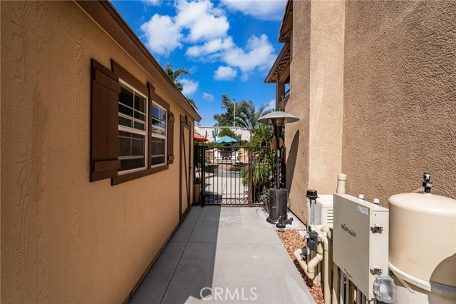 5601 Crestline Place, Rancho Cucamonga CA: https://media.crmls.org/medias/dc33cdc2-79cb-4031-bb72-604893593e7d.jpg