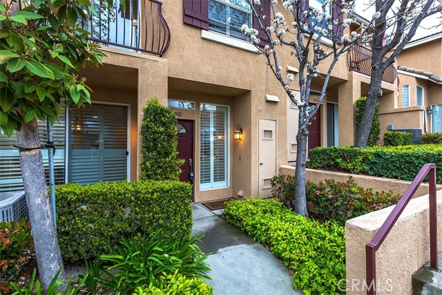 1010 S Gibraltar Avenue, Anaheim CA: https://media.crmls.org/medias/dc33de15-ce0f-499b-9f20-1c0e53b7a51a.jpg