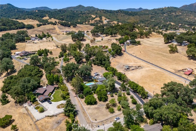 8830 San Gabriel Road, Atascadero CA: https://media.crmls.org/medias/dc33f54d-31f2-4ece-911b-648e026a0f49.jpg