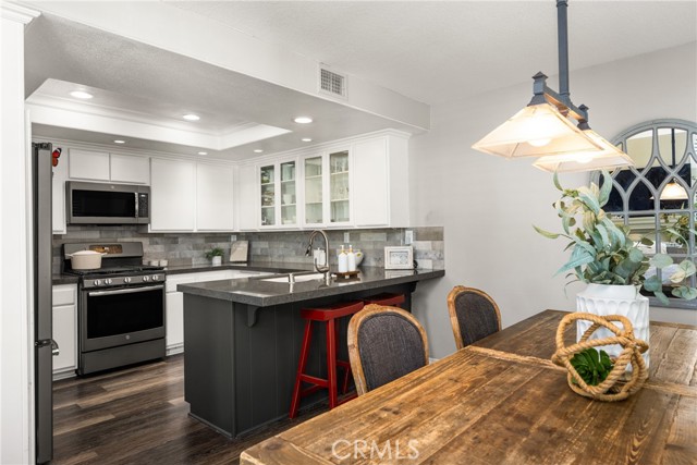 26065 Las Flores, Mission Viejo CA: https://media.crmls.org/medias/dc344096-c9dd-475f-9bc9-78add4e6845a.jpg