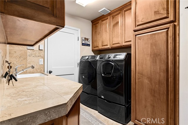 3130 Shady Grove Court, Chico CA: https://media.crmls.org/medias/dc3489b1-56cd-47d4-ac6b-cb0a4fd0aae6.jpg