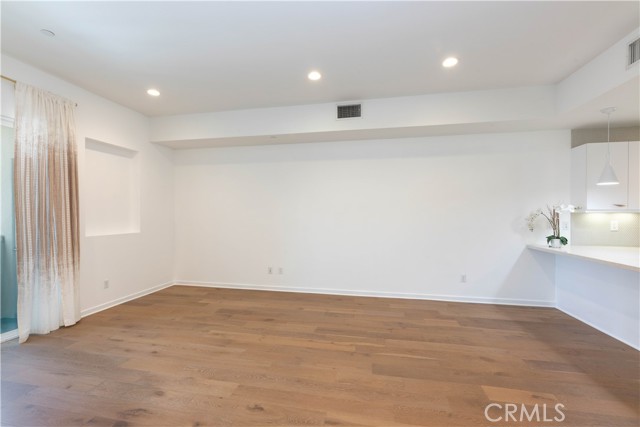 4831 Craner Avenue, North Hollywood CA: https://media.crmls.org/medias/dc35606a-c9e1-494d-88a8-ce254e96e359.jpg