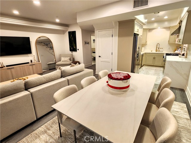 Detail Gallery Image 10 of 34 For 820 S Bedford #105,  Los Angeles,  CA 90035 - 2 Beds | 2/1 Baths