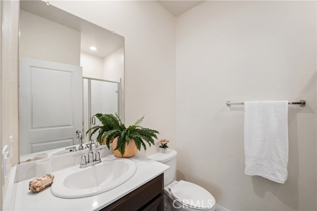 Detail Gallery Image 21 of 29 For 8416 N Fusion Way, Northridge,  CA 91325 - 3 Beds | 3/1 Baths