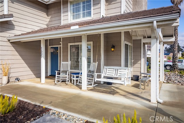 1605 Lisa Lane, Redlands CA: https://media.crmls.org/medias/dc35ef27-22ff-4a5f-987b-dd2adf531b76.jpg
