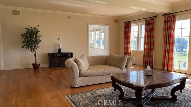 Detail Gallery Image 5 of 9 For 6525 Lakeville Hwy, Petaluma,  CA 94954 - 4 Beds | 3/1 Baths