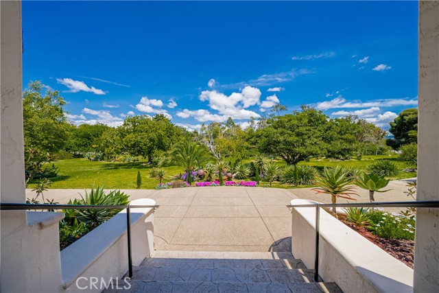 17716 Via De Fortuna, Rancho Santa Fe CA: https://media.crmls.org/medias/dc363760-a0df-4e7b-8175-c856d6d88baa.jpg