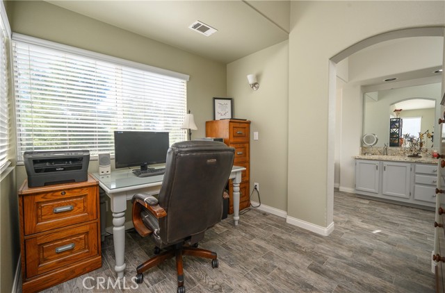 23791 Via De Gema Linda, Murrieta CA: https://media.crmls.org/medias/dc366cc6-5cc1-446c-8636-9ef957f78ff4.jpg