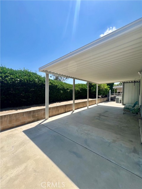 24600 Mountain Ave, Hemet CA: https://media.crmls.org/medias/dc372205-3cc9-4f1a-a823-30a46d7c4afb.jpg