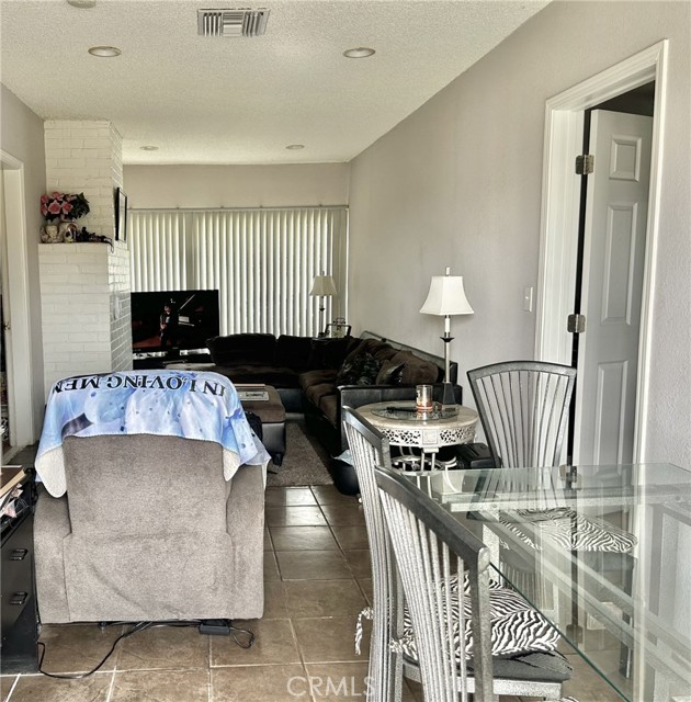 Detail Gallery Image 10 of 11 For 72 E Marathon Rd, Altadena,  CA 91001 - 3 Beds | 2 Baths