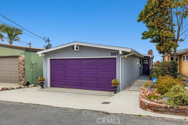 1617 Raymond Avenue, Hermosa Beach, California 90254, 3 Bedrooms Bedrooms, ,2 BathroomsBathrooms,Residential,For Sale,Raymond,SB24215419